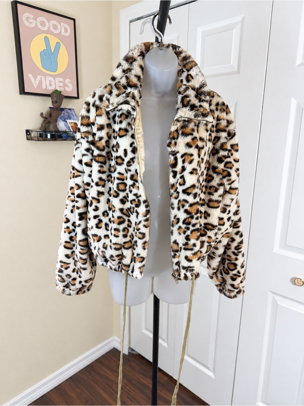 Know One Cares Leopard Faux Fur Jacket Women’s Large Animal Print Plush Zip Up - Picture 5 of 12